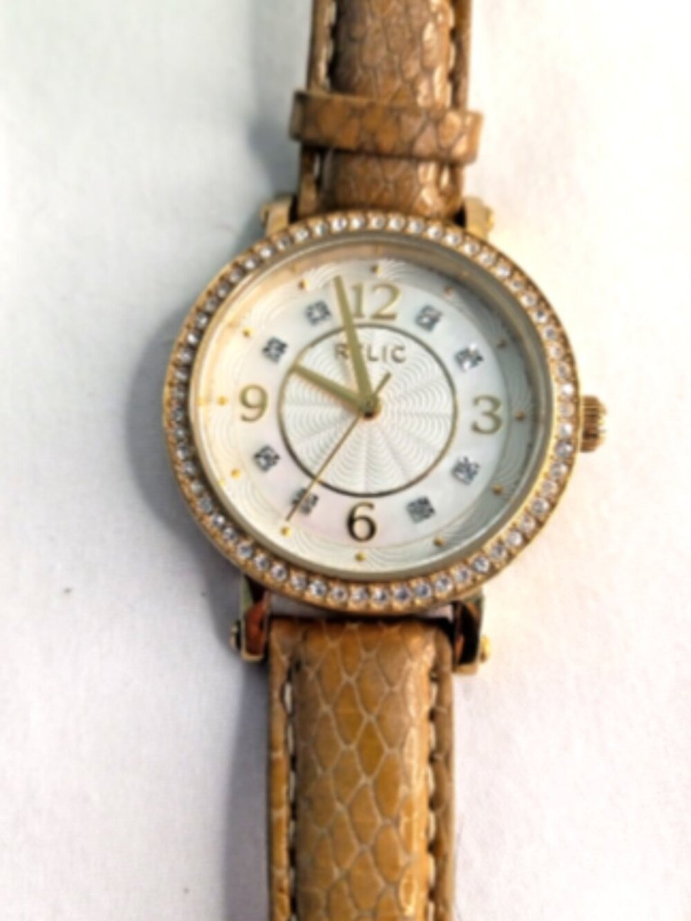 Relic by Fossil Women's Watch Tan Leather Crystal Bezel New Battery Runs ZR34158
